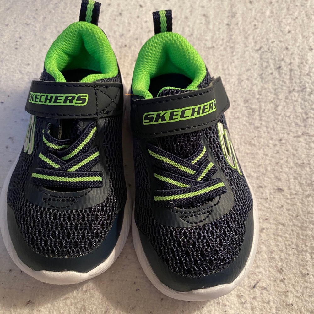 Infant sketchers